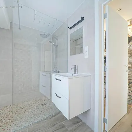 Familial Ferme Des Aujes Falaen 아파트 *